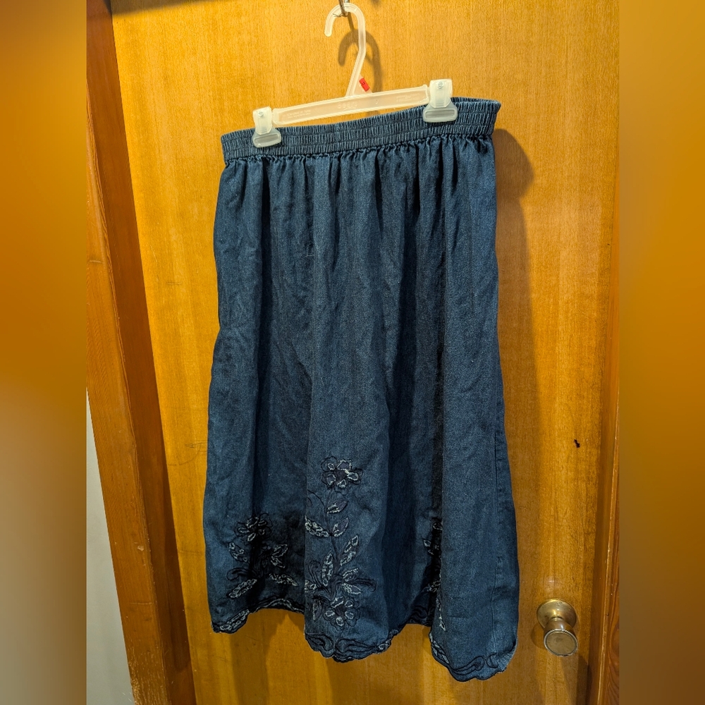 The Paragon Vintage Denim Blue Embroidered Skirt